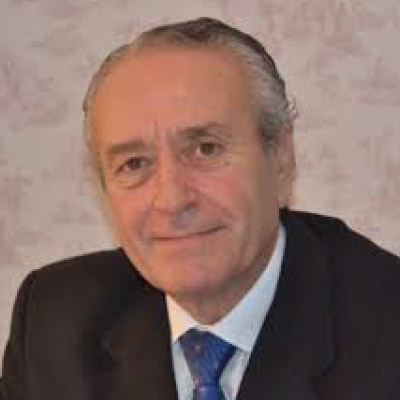 Dr. Manuel Pumar